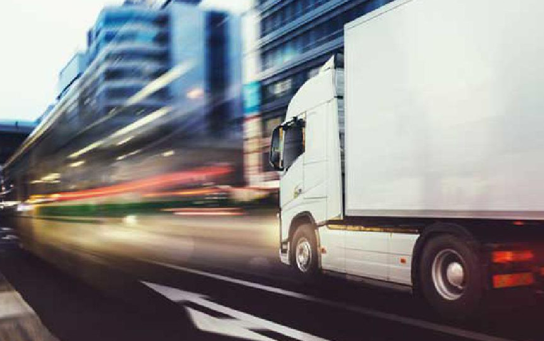 How to Improve Your Fleet Safety with a Live Vehicle Tracking App ?